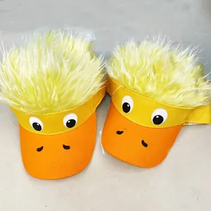 Visières de canard drôles avec faux cheveux jaunes et yeux brodés pour un look streetwear