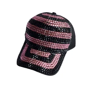 Casquette de baseball noire pour femme avec strass roses et noirs motif à rayures