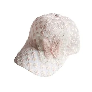 Berretto da baseball in pizzo rosa con ricamo floreale 3D e grande farfalla con perline