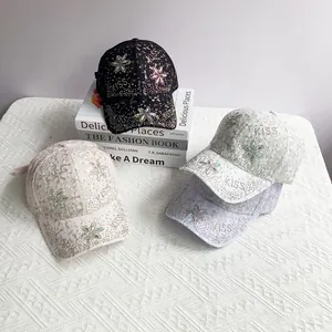 Casquette de baseball en dentelle pour femme avec trèfle en strass et motif KISS