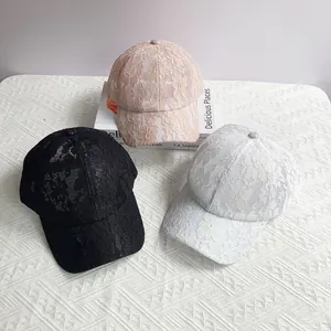 Casquettes de baseball en dentelle à fleurs pour femmes en noir, beige et blanc cassé