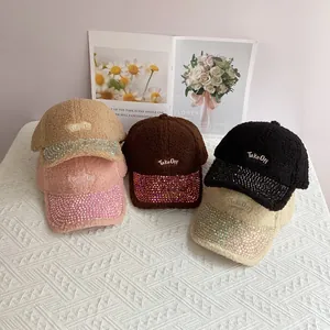 Berretti da baseball in pile per donna con tesa in strass e ricamo in cinque colori