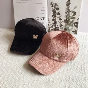 Berretti da baseball in velluto con strass a farfalla in nero e rosa per l'inverno