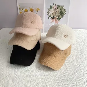 Casquettes de baseball en laine d'alpaga en cinq couleurs avec cœur en strass