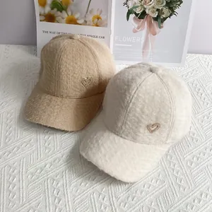 Casquette de baseball hiver en velours d'alpaga avec cœur en strass, kaki et beige