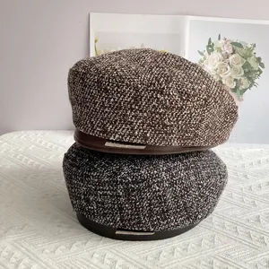 Bérets en tweed à la mode avec bord en cuir et strass pour femmes en automne