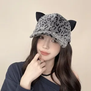 Berretto da baseball leopardato da donna con orecchie di gatto e caldo peluche
