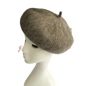 Sparkly chenille knit beret for women in dark brown with shimmering sequins detail