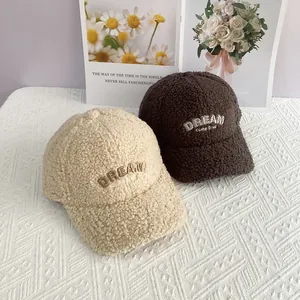 Winter-Baseballkappe aus Lammwolle mit DREAM 3D-Stickerei in Beige und Braun