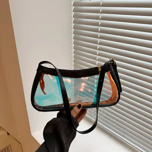 Holografische TPU-Schultertasche mit regenbogenfarbenem Glanz und schwarzem Lederriemen