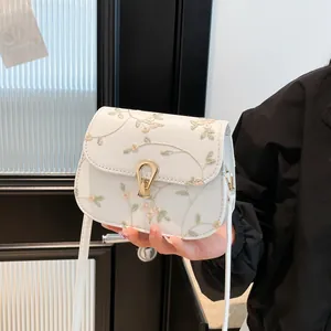Sac Carré Broderie Florale Femme Mode Cuir PU Sac Bandoulière Avec Fermoir Doré Pour Fête Quotidienne