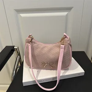Dames Mode Getextureerde PU-Leren Okseltas Gouden Metalen Strik Hobo Schoudertas Minimalistische Halve Maan Handtas