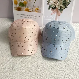 Modische Baseballkappen aus Merzerisierte Baumwolle mit Metallsternen in Rosa und Hellblau