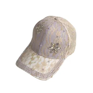 Casquette de baseball en dentelle lavande avec fleurs en strass et perles pour femme