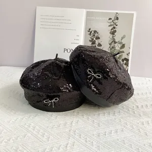 Béret en Paillettes Noires pour Femmes Avec Nœud en Strass Bordure en Cuir PU Chapeau d'Artiste Brillant Respirant pour Fête Voyage Quotidien