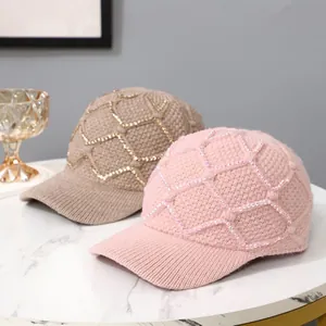 Schicke Strick-Baseballkappen für Damen mit Strass-Rautenmuster in sanften Farben