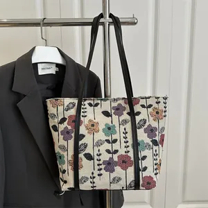 Floral print tote bag with large capacity and black straps for daily summer commute