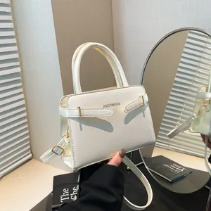 Dames Retro PU Lederen Handtas Minimalistische Schoudertas Crossbody Tas Kleine Vierkante Tas Met Bovenhandvat En Verstelbare Riem