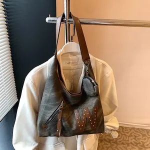 Bolso tote de lona retro con letra W marrón y un pequeño monedero redondo acoplado