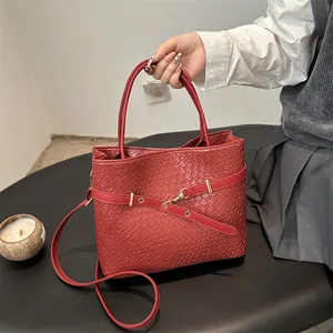 Borsa a Secchiello da Donna Retro in Pelle PU Intrecciata di Grande Capacità Elegante Tinta Unita Borsa Tote per Pendolarismo