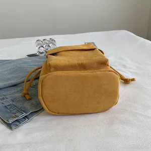 Sac à bandoulière tendance en velours côtelé jaune gingembre avec cordon de serrage