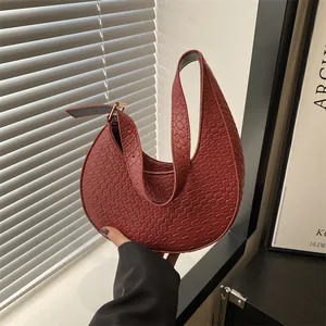 Vintage Woven Crescent Underarm Bag For Women PU Leather Crocodile Pattern Half Moon Shoulder Bag Luxury Fashion Handbag