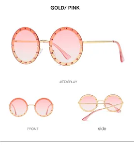 Mehrwinkel-Ansicht der Vintage-Sonnenbrille mit rosa Strasssteinen und goldenem Rahmen