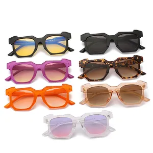 Collection de lunettes de soleil géométriques irrégulières aux couleurs assorties