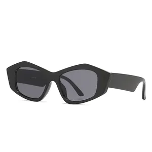 Occhiali da Sole Cat Eye Geometrici di Moda Protezione UV400 Lenti in PC Unisex Vintage Occhiali da Sole Poligonali per Viaggi all'Aperto Guida
