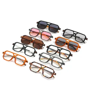 Occhiali da sole squadrati moderni e occhiali con doppio ponte in vari colori moda