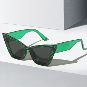 Lunettes de Soleil Œil de Chat Vintage Fashion pour Femmes Hommes Monture PC Lentilles AC Protection UV400 Tendance Oversize