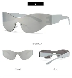 Trois vues de lunettes de soleil argentées Y2K futuristes sans monture à effet miroir