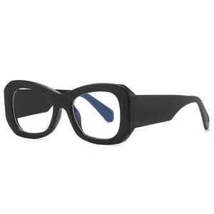 Modieuze blauw licht filter bril met dik ovaal montuur in retro zwart design