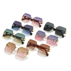 Modische randlose quadratische Damen Sonnenbrille in verschiedenen Farben mit Metallbügeln