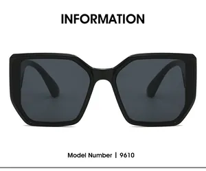 Vista frontale degli occhiali da sole oversize neri modello 9610 con montatura quadrata geometrica