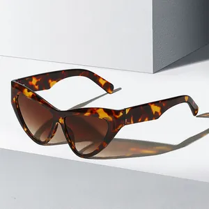 Damen Modische Katzenauge Sonnenbrille Retro UV400 PC Rahmen Personalisierte Streetwear Sonnenschutz Brille Für Outdoor Party Reisen