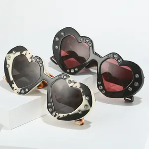 Damen Mode Herzförmige Strass Sonnenbrille Retro UV400 PC Rahmen Leopardenmuster Sonnenbrille Für Party Urlaub Reisen