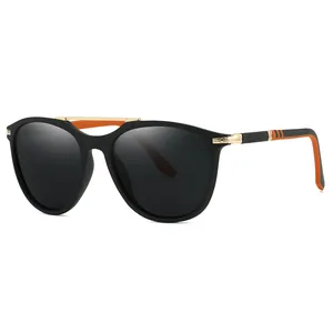 Klassische ovale Polarisations-Sonnenbrille mit mattem schwarzen Rahmen und Federbügeln