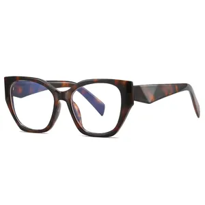 Chic cat-eye anti-blue light glasses with tortoiseshell pattern and wide temples