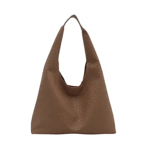 Große dunkelbraune gewebte Shopper-Tasche mit Henkel, stilvolle minimalistische Handtasche