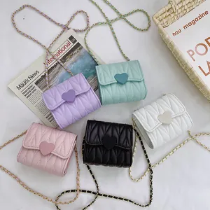 Borsa a Tracolla Trapuntata in Pelle Sintetica con Fibbia a Cuore per Bambina Piccola Borsa a Tracolla con Catena Mini Borsa Regalo Moda