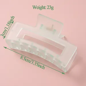 Pince à cheveux rectangulaire vert clair mat de 8,5 cm avec texture gelée translucide