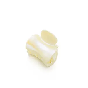 Pince à cheveux minimaliste effet perle pour filles avec fini irisé scintillant