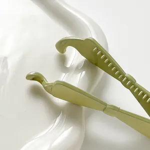 Pince à cheveux banane vert clair avec dents antidérapantes pour coiffures épaisses