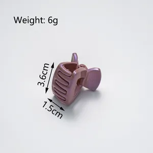 Mini schillernde pink-violette Dreieck-Haarklammer mit Maßen 3.6cm x 1.5cm
