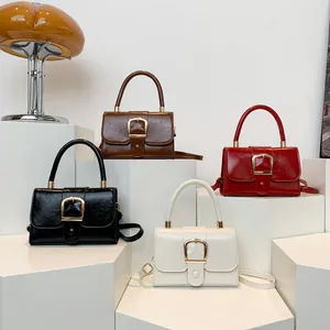 Borsa a tracolla retrò in pelle lucida con fibbia a U dorata in quattro colori