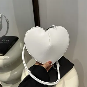 Minimalistische witte hartvormige crossbodytas van glad PU-leer voor damesmode