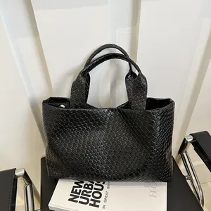 Bolso Tote de Mujer de Cuero PU Trenzado Gran Capacidad Bolso de Hombro Minimalista de Punto Bolso de Cubo Color Sólido Diario