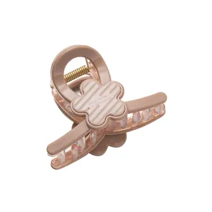 Pince à cheveux fleur 7cm thé au lait mat avec gravure Barrette La France