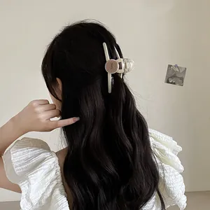 11cm cremefarbene Haarklammer mit rundem Leder-Patch für elegante Hochsteckfrisuren